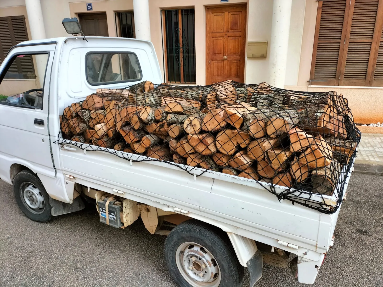 Prepárate para el invierno en Mallorca: guía para comprar leña a tiempo